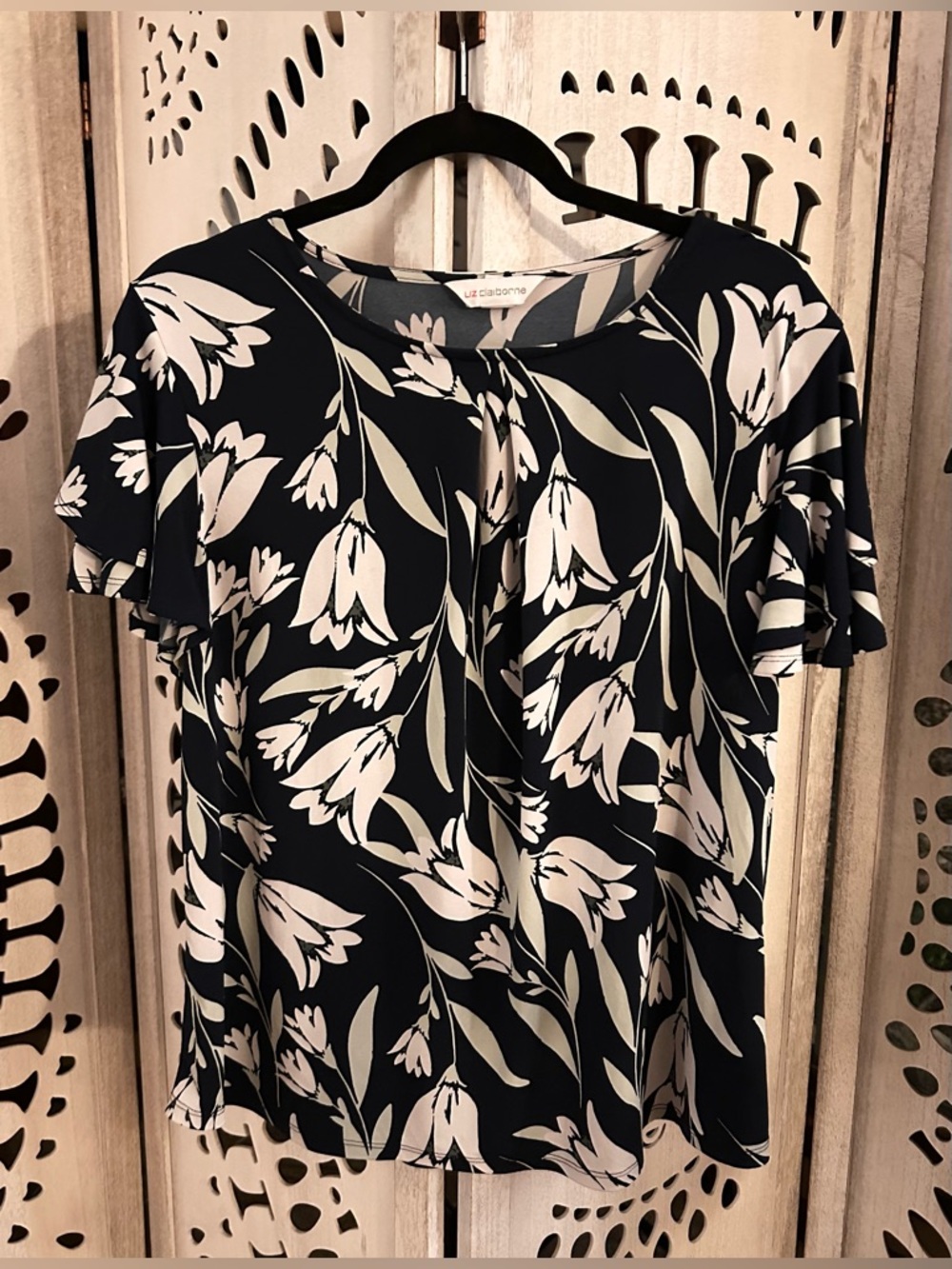 Liz Claiborne Black and White Floral Flutter Sleeve Blouse